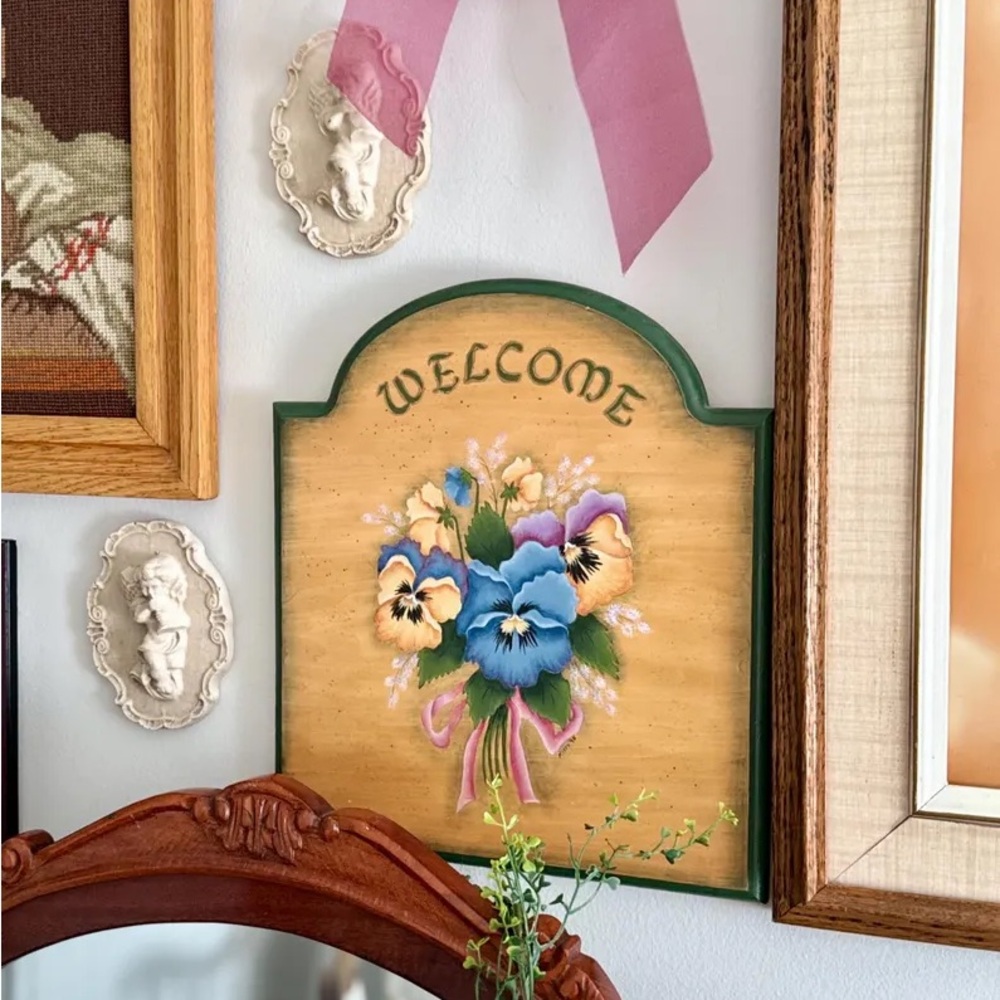 Vintage Hand-Painted “Welcome” Sign – Folk Art Pansy Plaque (1995)